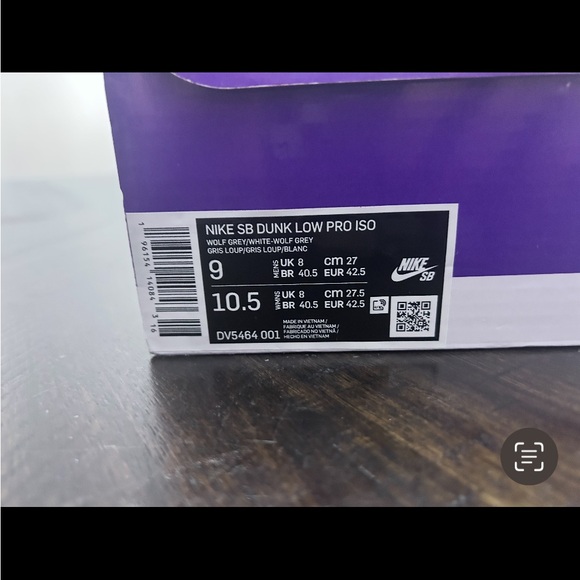 Nike Gray and White Men's Sneakers - Picture 16 of 16